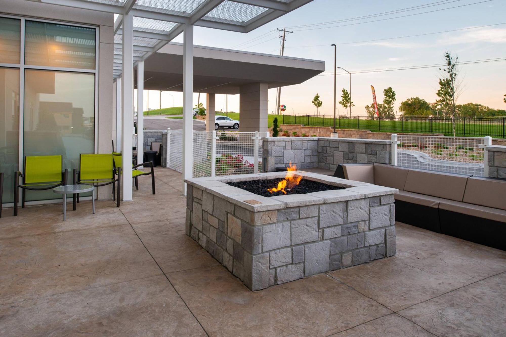 Springhill Suites By Marriott Kansas City Northeast Exterior foto